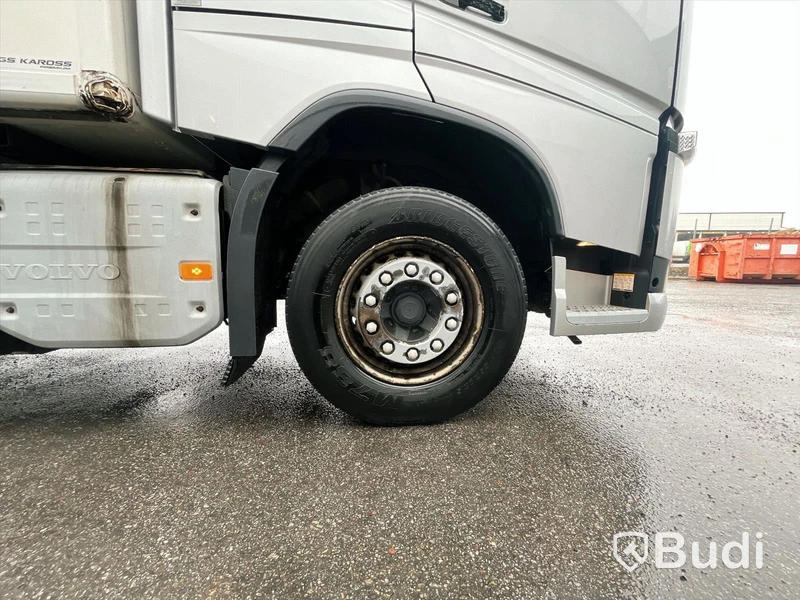 Lastbil Volvo FH 6x2  | JPGS | Öppningsbar sida