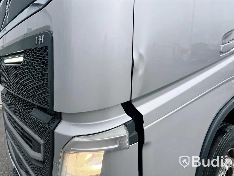 Lastbil Volvo FH 6x2  | JPGS | Öppningsbar sida