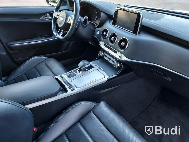 KIA Stinger 3.3 T-GDi AWD - 18 (370hk)