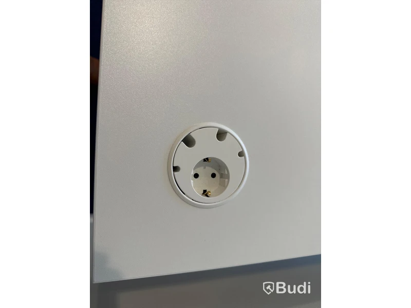 Skrivbord, Elektriskt höj-/sänkbart Höjd(cm): 120 Bredd(cm): 80, ink inbyggd eluttag