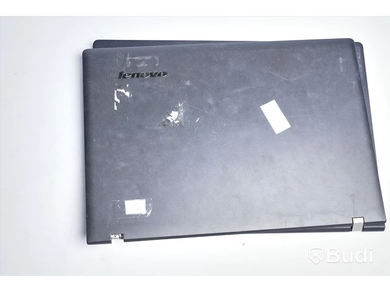Bärbar dator – Lenovo E 31-70, inkl. laddare, rensad, inget OS, skadad skräm