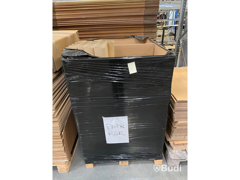 Pall med packmaterial