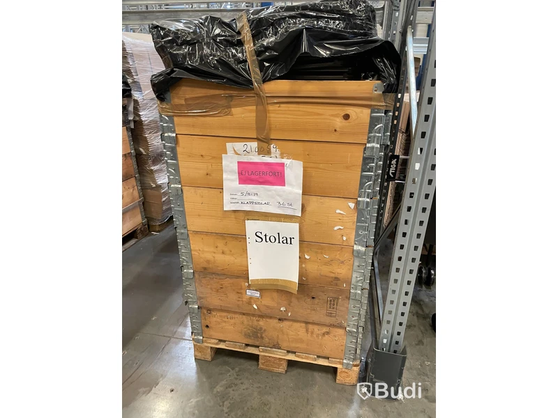 Pall med klappstolar
