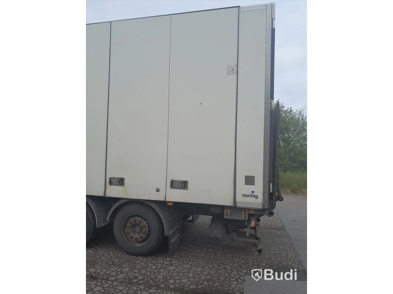 Kylbil Volvo FH 6x2 | KRONE | Öppningsbar sida | 2011 - EXPORT