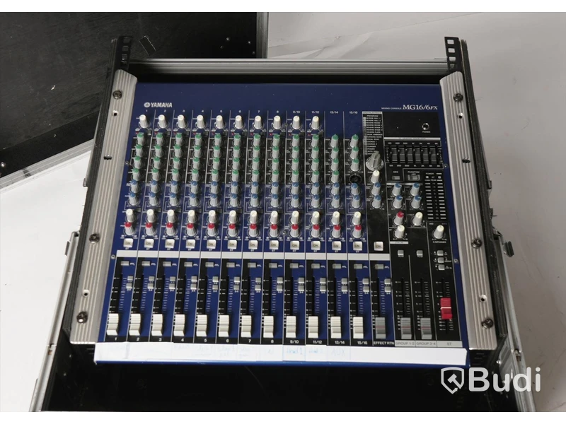 Mixerboard i packcase - Yamaha MG16/6FX, 16 kanaler, OBS! liten del saknas