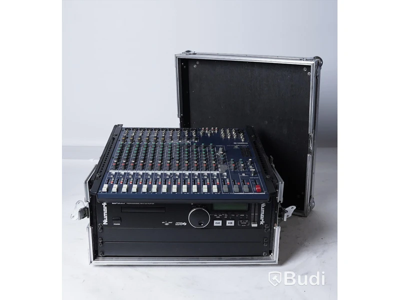 Mixerboard och CD-spelare i packcase - Yamaha MG166CX Analog Mixer samt Numark MP102 CD Player