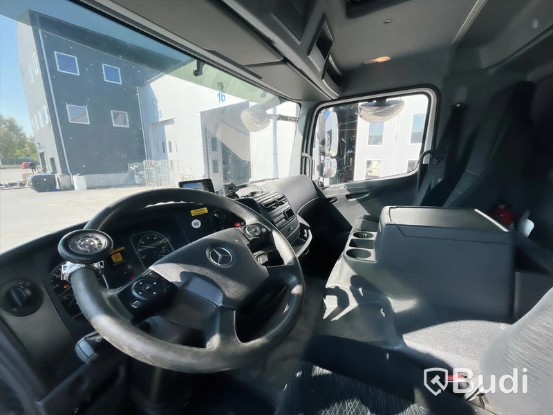 Lastbil Mercedes-Benz Atego | SKAB | 2016 | Höj-sänk-skåp