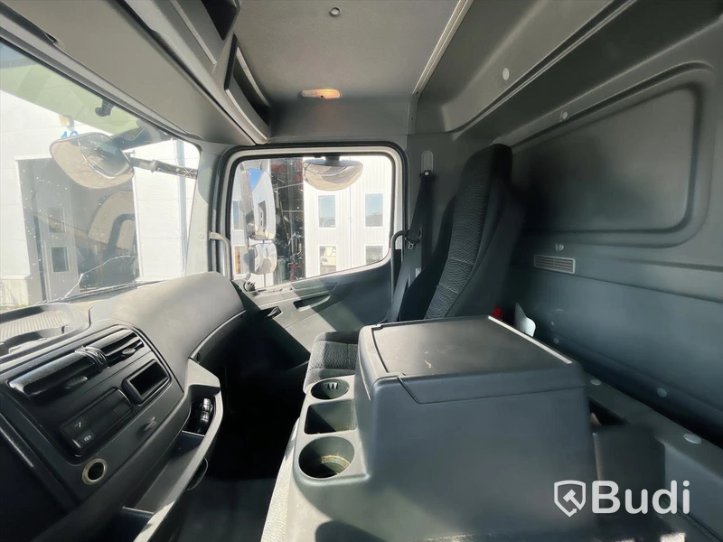 Lastbil Mercedes-Benz Atego | SKAB | 2016 | Höj-sänk-skåp
