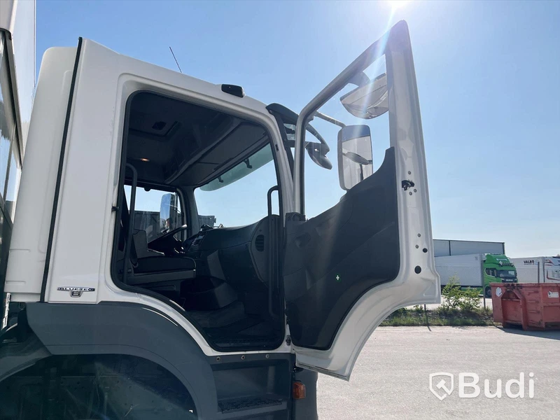 Lastbil Mercedes-Benz Atego | SKAB | 2016 | Höj-sänk-skåp