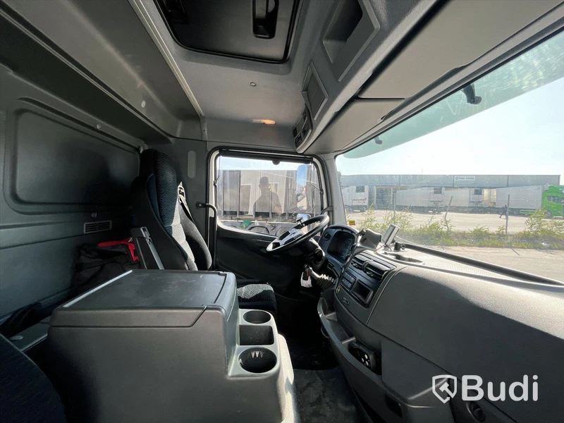 Lastbil Mercedes-Benz Atego | SKAB | 2016 | Höj-sänk-skåp
