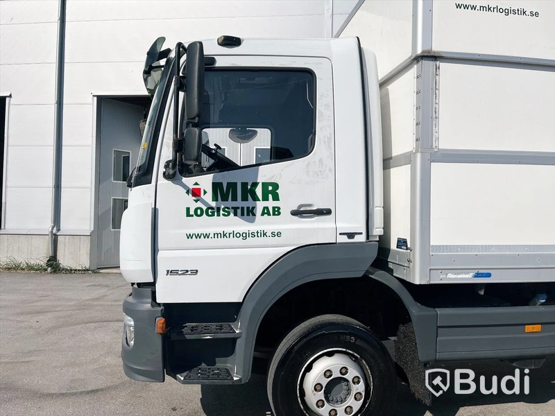 Lastbil Mercedes-Benz Atego | SKAB | 2016 | Höj-sänk-skåp