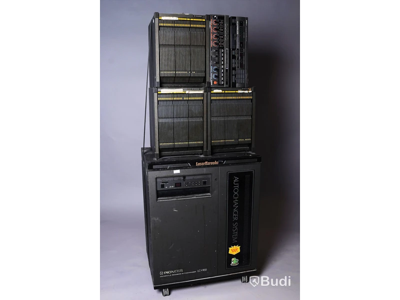 Karaokemaskin samt laserdisc-skivor - Pioneer LC-V100 Laser Karaoke, OBS! osäker funktion