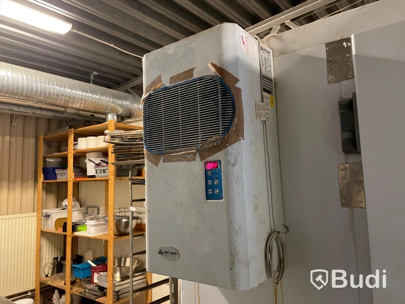 Kylrum - COLD MARK ca mått: 180x157x220 cm Obs! Behöver Service
