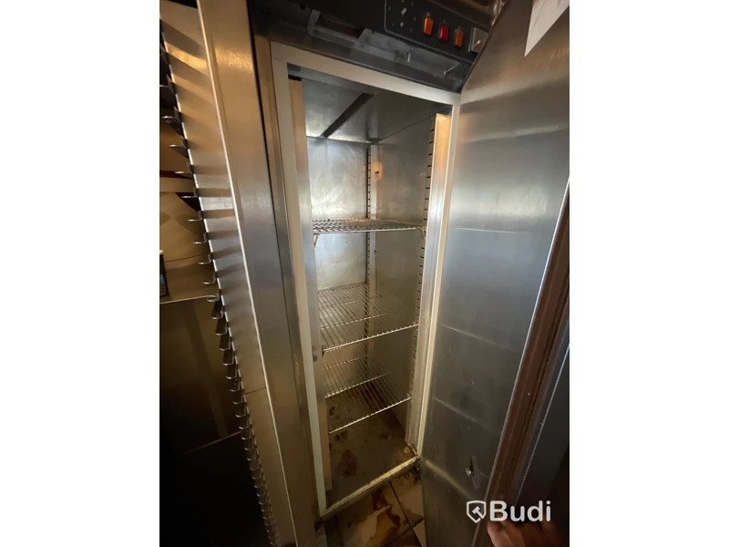Frys - Electrolux 16705811 ca mått: 61x67x208 cm