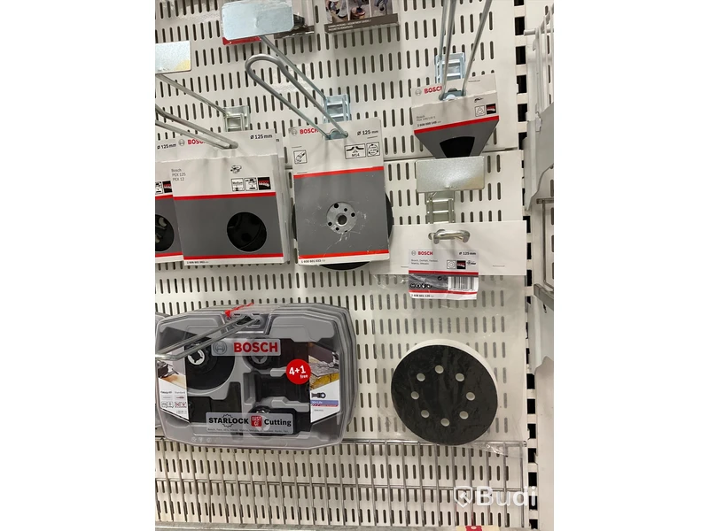 Parti med diverse sticksågsblad i olika storlekar bl.a. BOSCH. Ord. pris: 31 986 kr exkl. moms