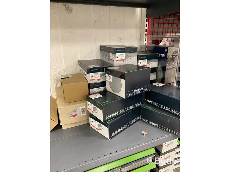 Parti med diverse slipband, slipark och slippapper. FESTOOL. Ord. pris: 23 180 kr exkl. moms