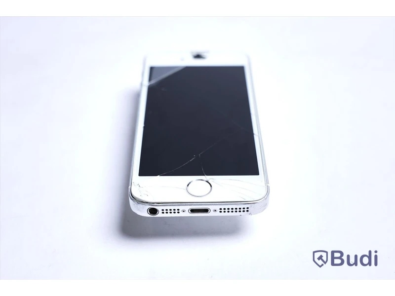 iPhone SE - 16 GB, osäker batterihälsa. Saknar laddare. Sprucken baksida