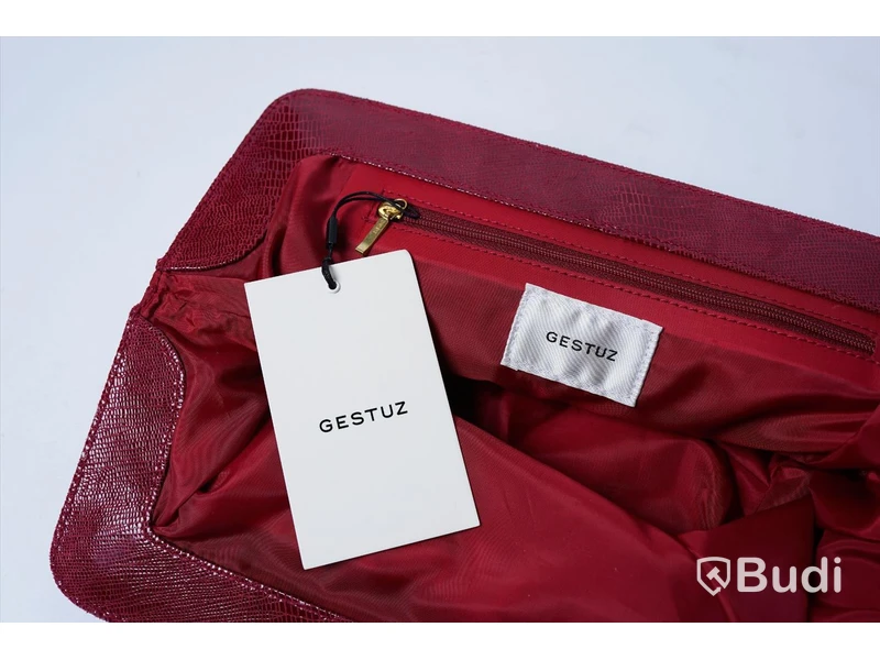 Handväska - Gestuz VeldaGZ Clutch i läder, OBS! referensbild, hängetikett saknas