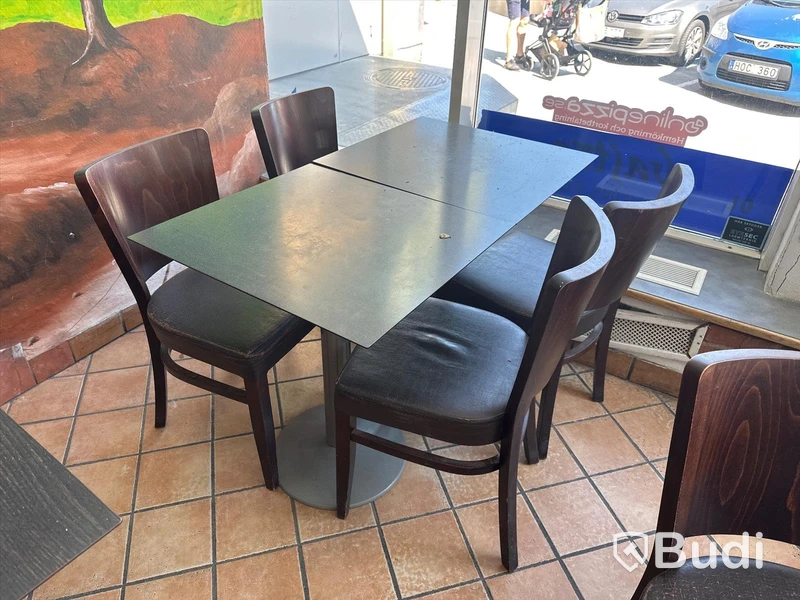4 st stolar samt 2 st cafébord