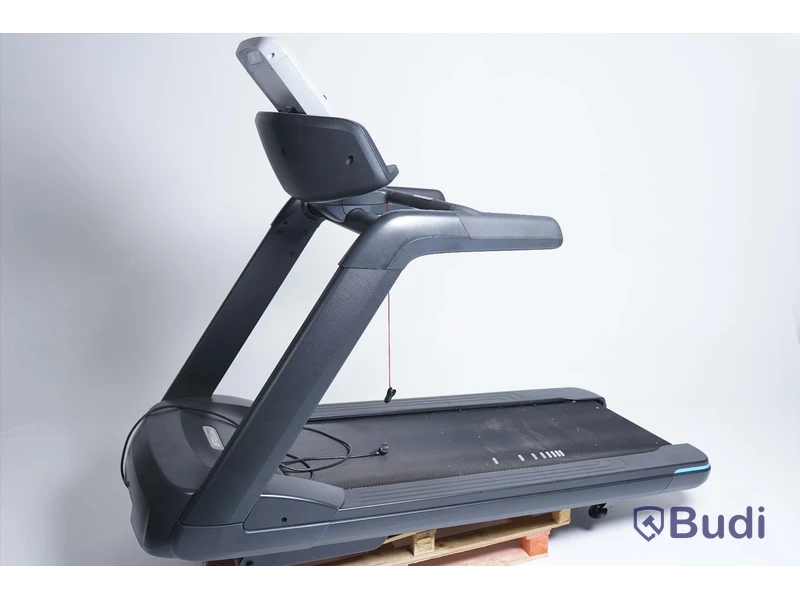 Löpband PRECOR TRM631 P30 console - 3 hk motor - 2022. Nypris 89 900 kr