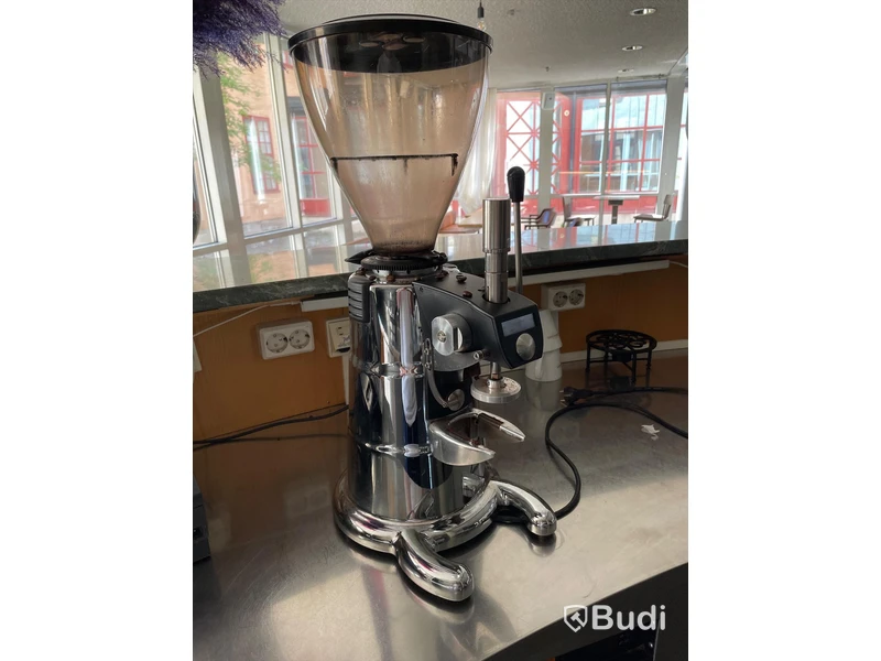 Kaffekvarn med digital display, macap, nypris 30.000 sek