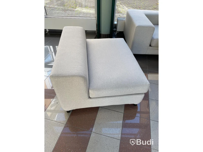 Soffgrupp Andrea Design, 2st soffor, fotpall samt 2st puffar