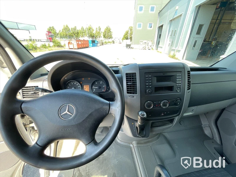 Lätt lastbil Mercedes-Benz Sprinter 319 BlueTEC | 2015