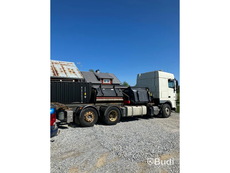 Lastbil DAF XF med containerfäste -2011 - EXPORT
