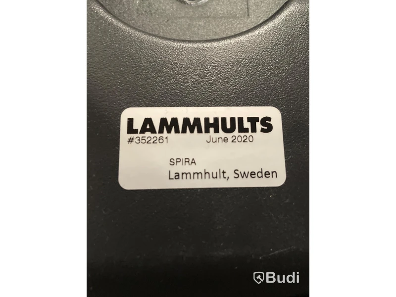 26 st konferensstolar Lammhults Spira, med fällbar skrivplatta