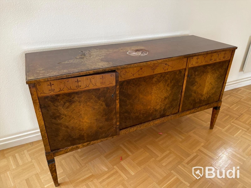 Skänk, 156x50x85 cm Obs! Skada på toppen