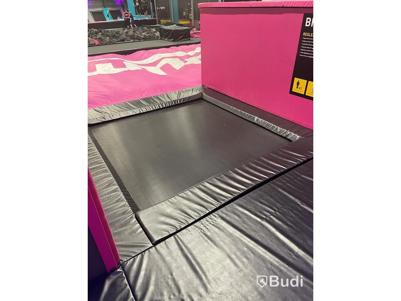 Big airbag 14x6 m, 84 kvm (hela ytan 150 kvm. 14x11 m)