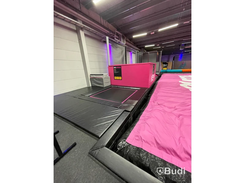 Big airbag 14x6 m, 84 kvm (hela ytan 150 kvm. 14x11 m)