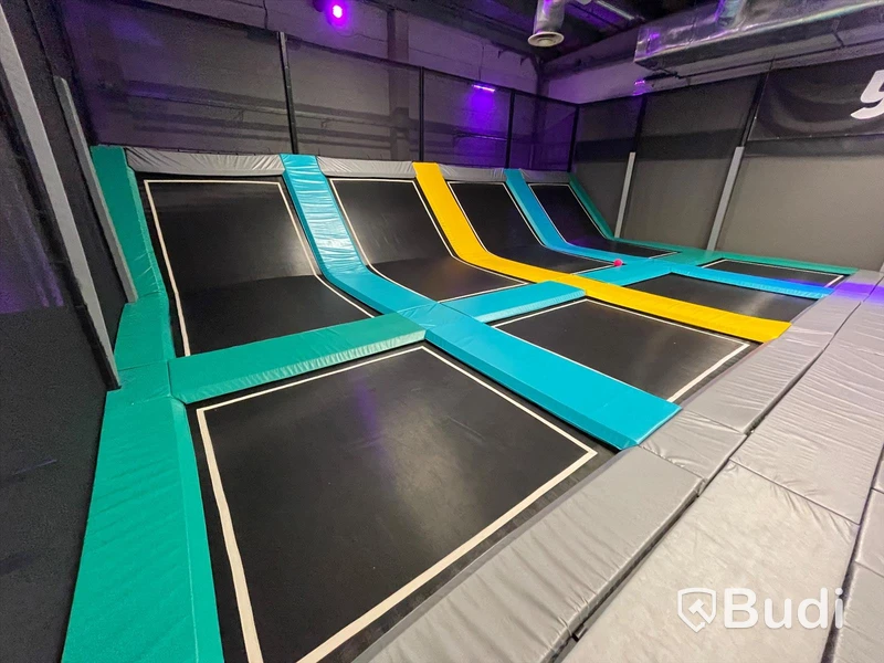 Dodge ball 16x12 m 192 kvm