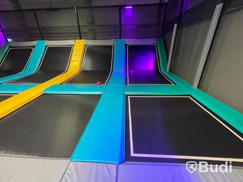 Dodge ball 16x12 m 192 kvm