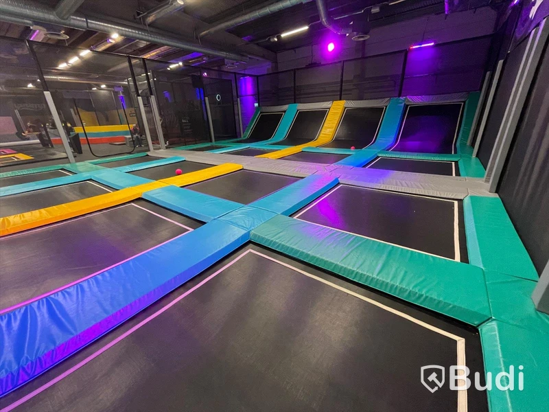 Dodge ball 16x12 m 192 kvm