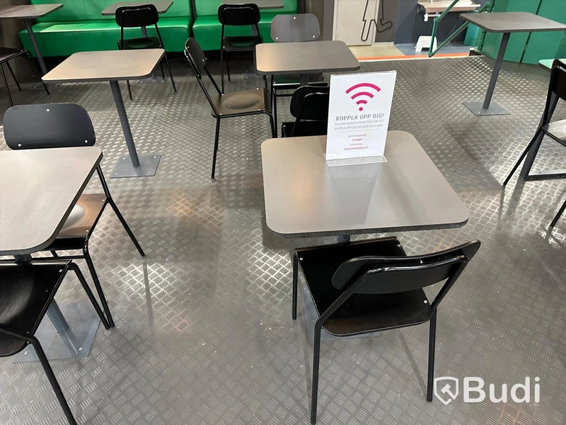 Café (16st bord + 35 stolar m.m.) Se beskrivning