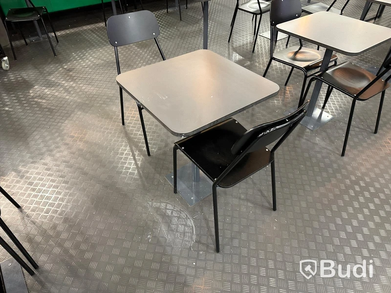 Café (16st bord + 35 stolar m.m.) Se beskrivning