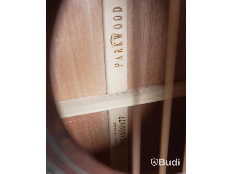 Akustisk gitarr - Parkwood S22M. Nypris ca 5500 kr. Ny.