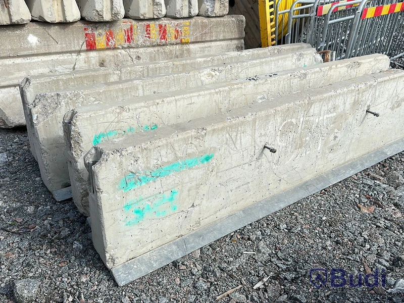 4st betongbärriärer, 3 meter