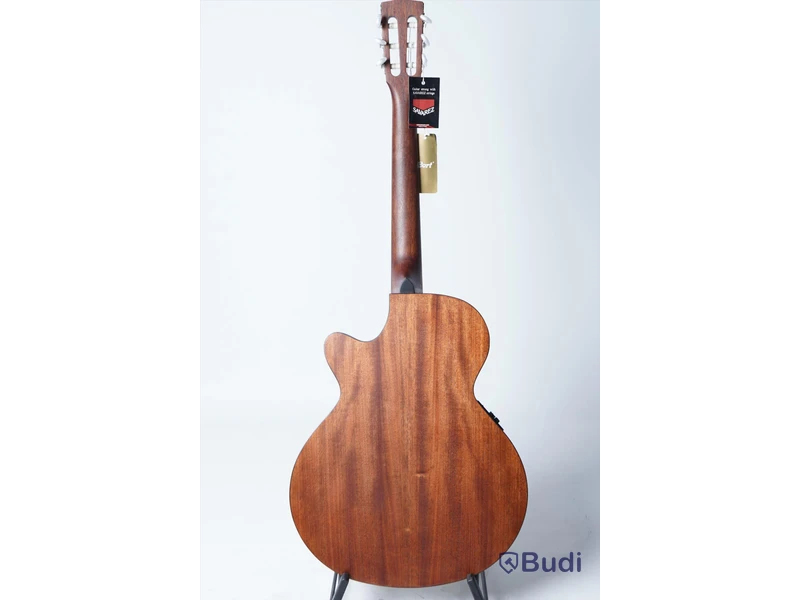 Nylonsträngad Gitarr - Cort CEC1 Open Pore, NY. Nypris ca 3500kr