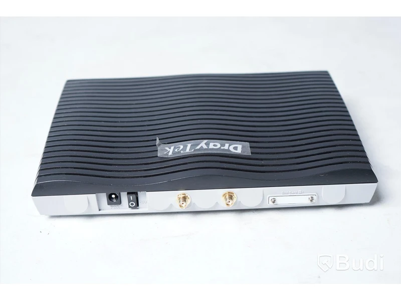 Switch och Router - cnMatrix EX1028-P och Draytek Vigor 2926L