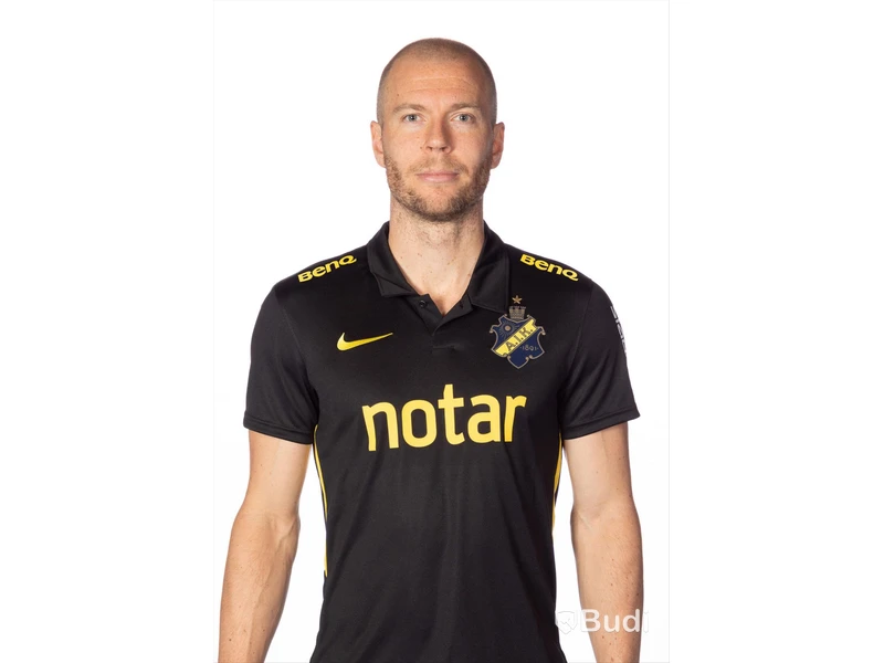Per Karlsson - Fotbollsspelare