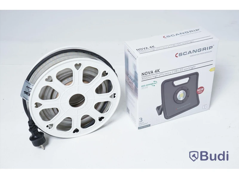 Arbetslampa och ljusslinga 10m - Scangrip nova 4k. Nypris cirka: 1700kr.