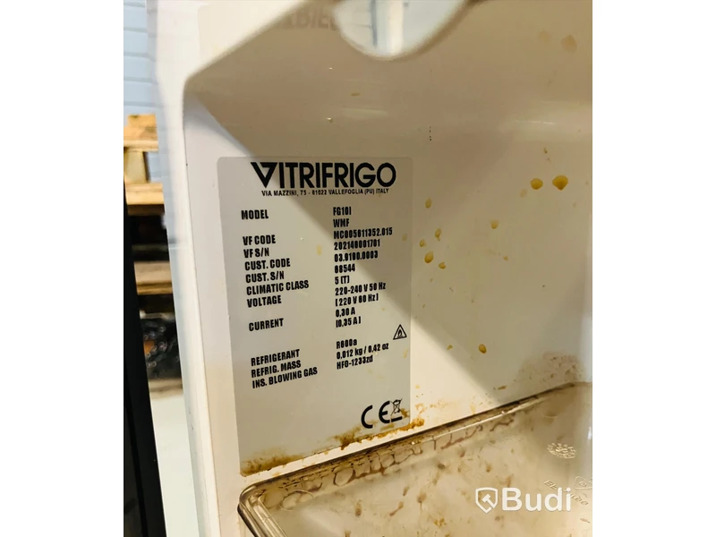 Kaffemaskin WMF samt mjölkkyl och rengöringsmedel - se beskrivning nedan