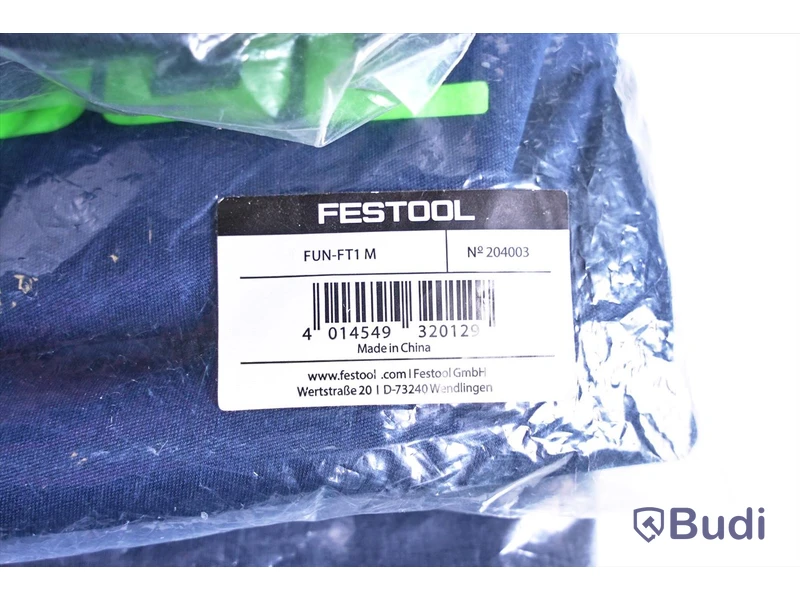 Parti med arbetskläder -  Festool & Milwaukee. Se bilder
