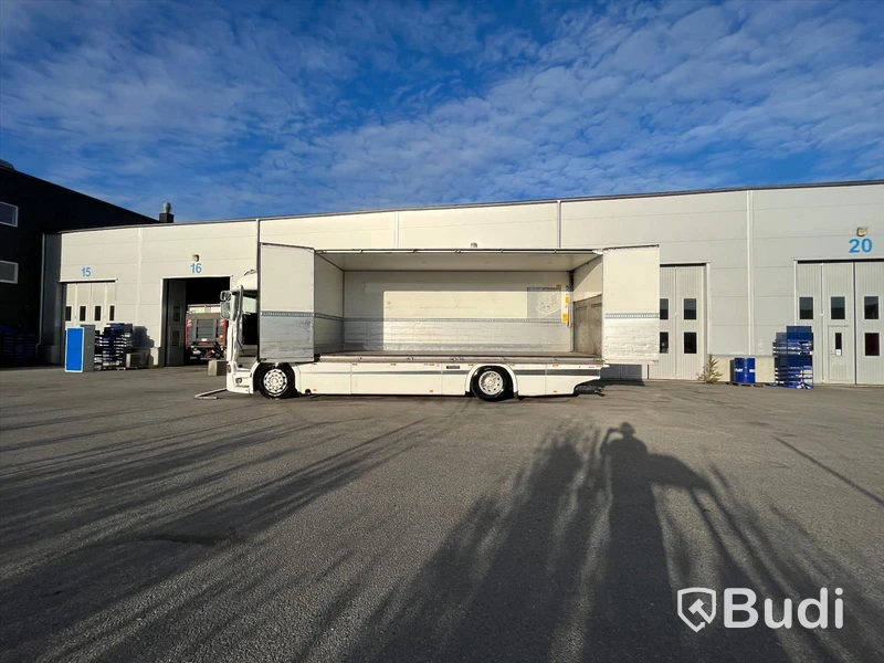 Lastbil Scania R410 4x2 - 2017 | SKAB-skåp med öppningsbarsida och baklyft | VBG