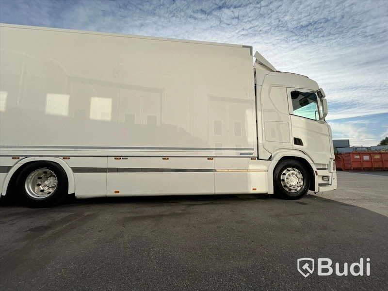 Lastbil Scania R410 4x2 - 2017 | SKAB-skåp med öppningsbarsida och baklyft | VBG