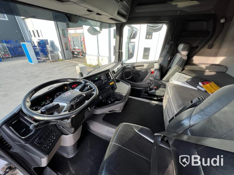 Lastbil Scania R410 4x2 - 2017 | SKAB-skåp med öppningsbarsida och baklyft | VBG