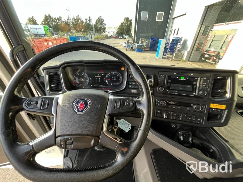 Lastbil Scania R410 4x2 - 2017 | SKAB-skåp med öppningsbarsida och baklyft | VBG