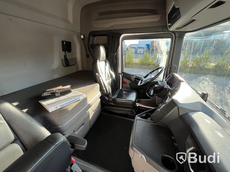 Lastbil Scania R410 4x2 - 2017 | SKAB-skåp med öppningsbarsida och baklyft | VBG